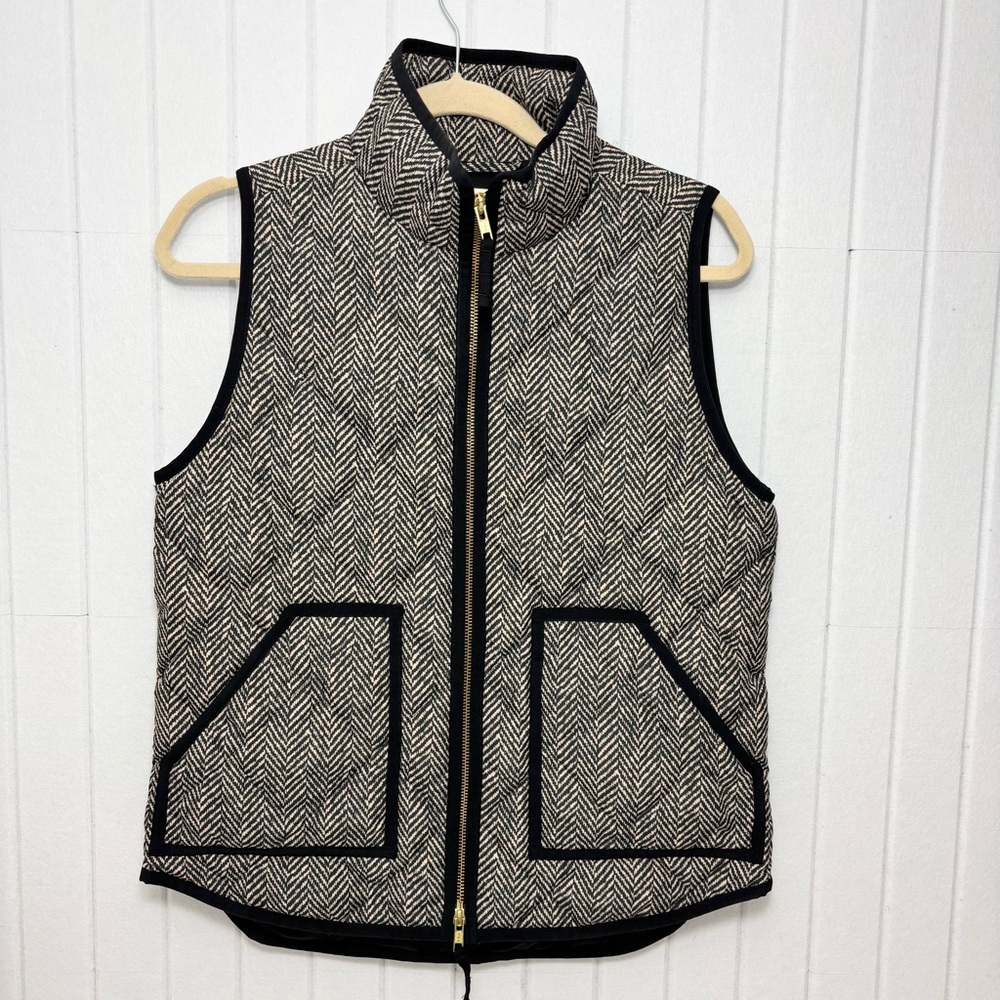 J. Crew Black and Cream Herringbone Quilted Vest Size S - Picture 2 of 12